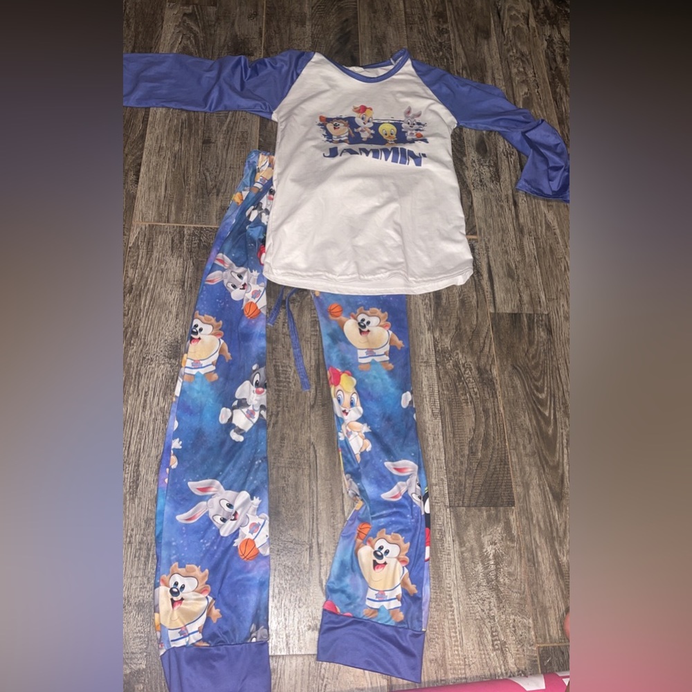 Space jam outfit size 14/16